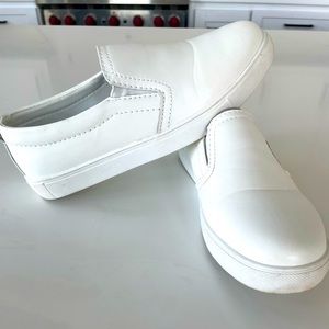 Perfect bright white slip on shoes. Women’s sz 7